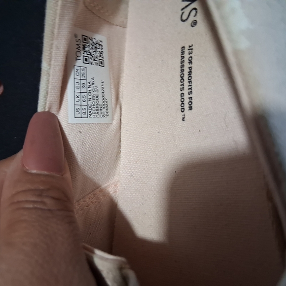 Toms Cream Espadrilles Shimmery Slip-Ons - Picture 7 of 9